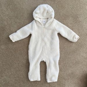 Gap baby bear bunting suit size 6-12 months